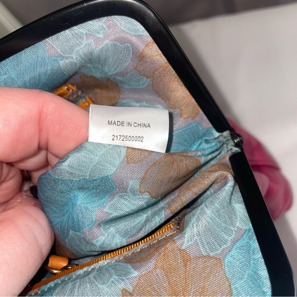 HOBO Dixie Fuchsia Pink Rose Kisslock Leather Crossbody Bag Clutch Purse - Picture 6 of 12